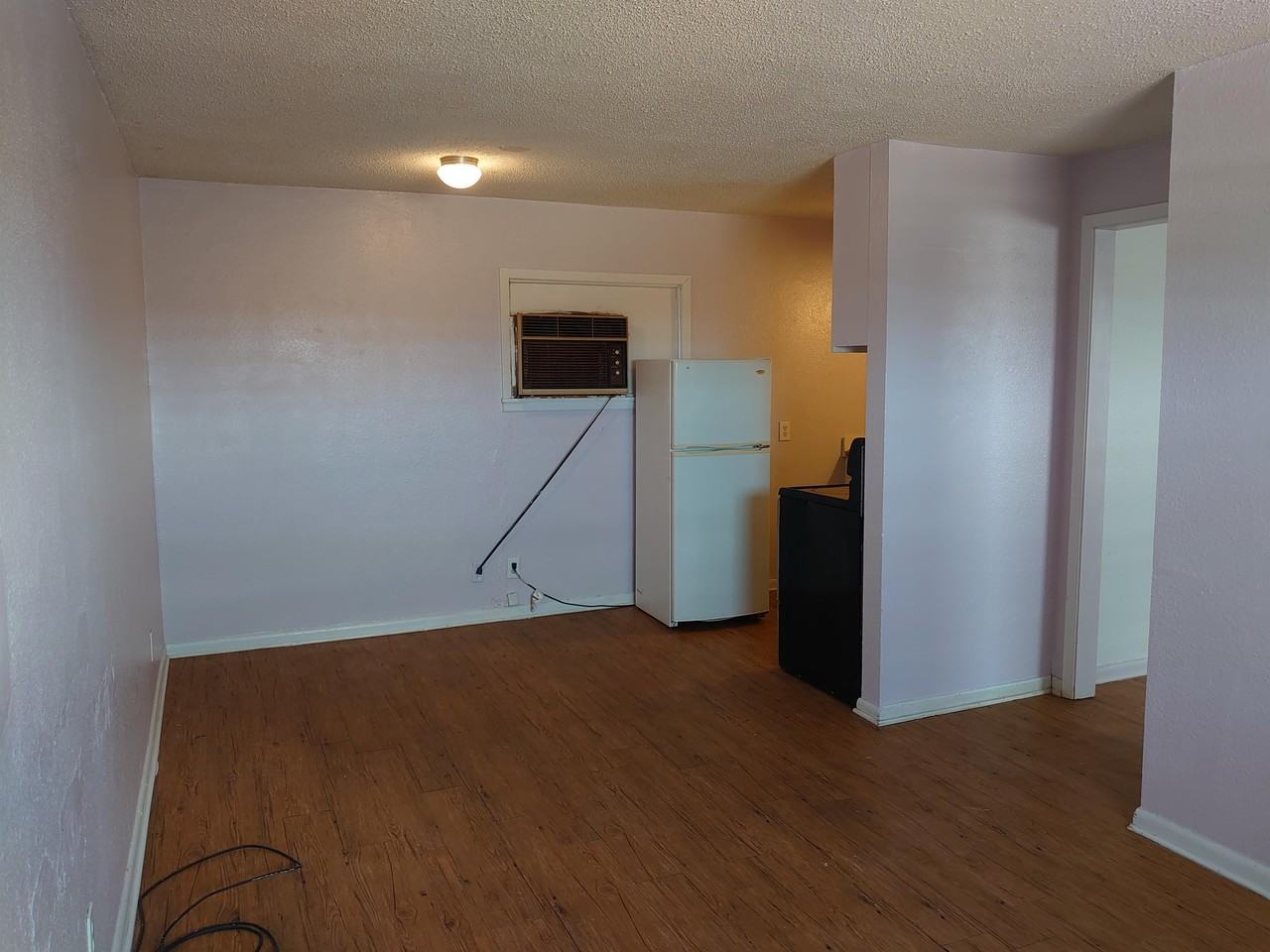 302 Fannin St, Unit B - Photo 2 of 7