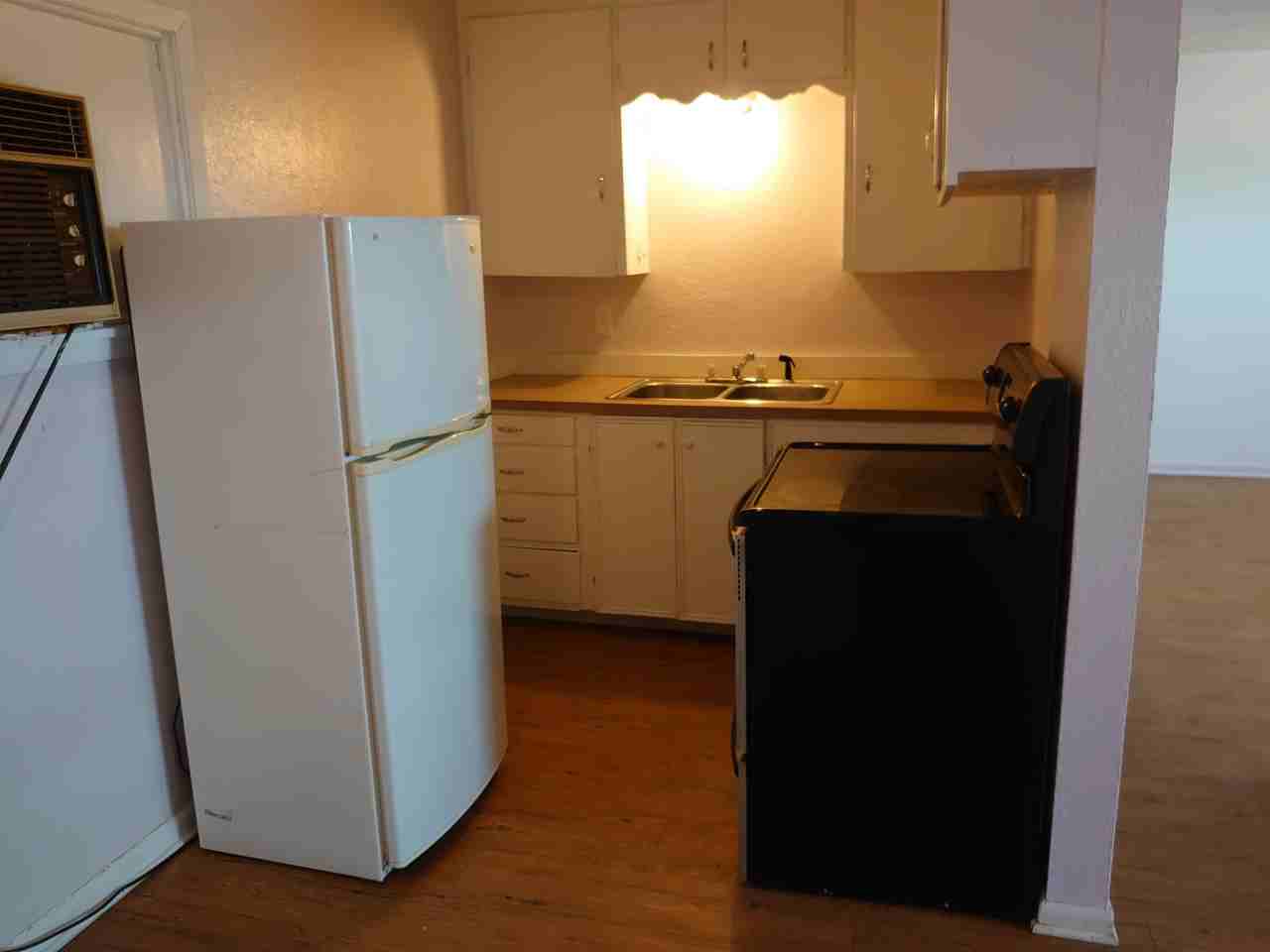 302 Fannin St, Unit B - Photo 3 of 7