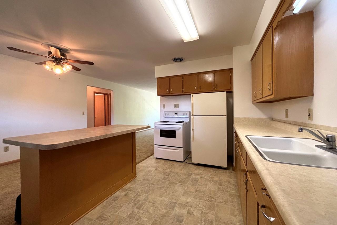 2409 Fremont Avenue - Photo 3 of 11