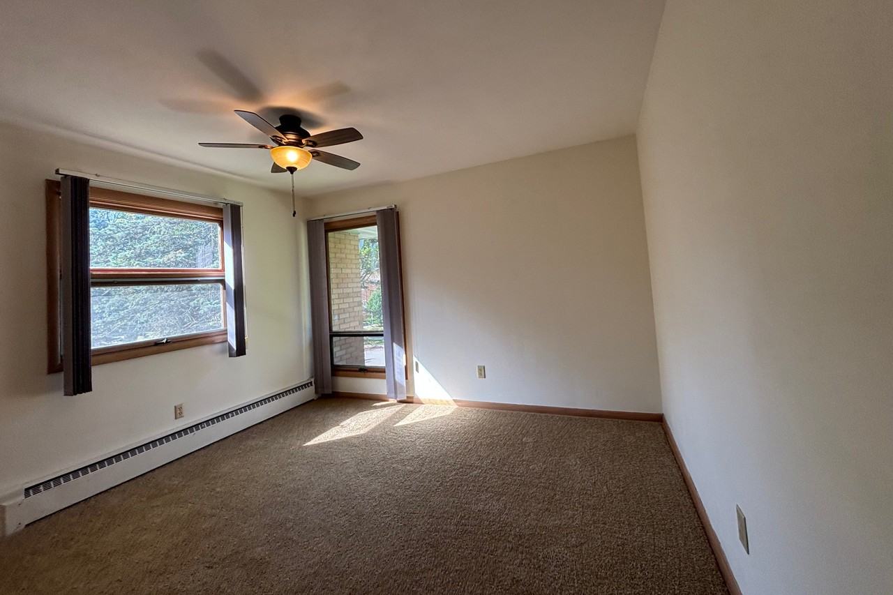 2409 Fremont Avenue - Photo 6 of 11