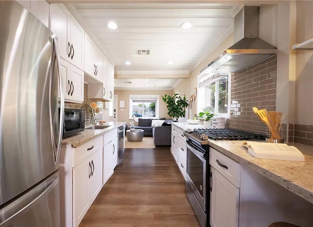 4917 W 140th St - Photo 2 of 18