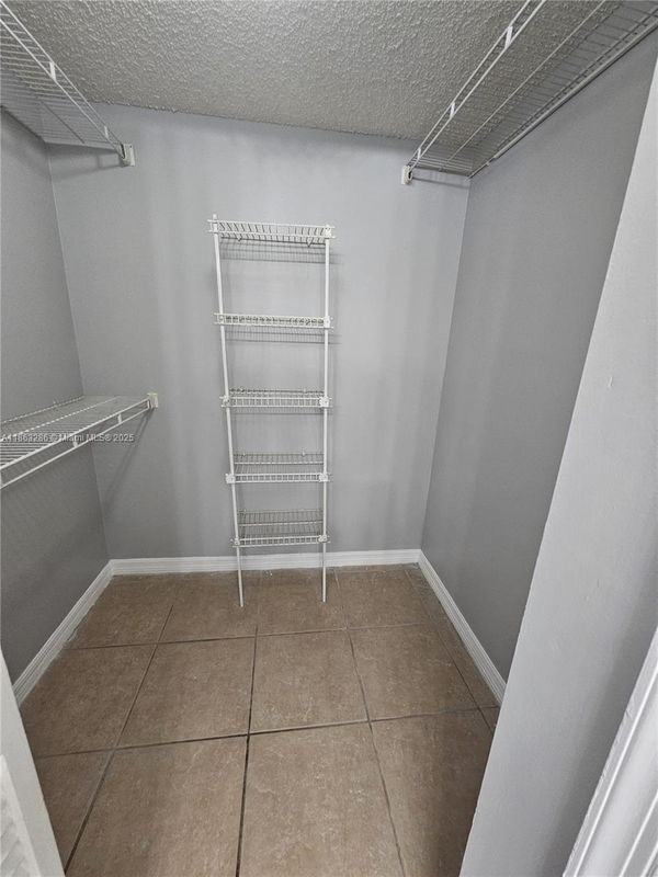 8106 Glenmoor Dr - Photo 6 of 11