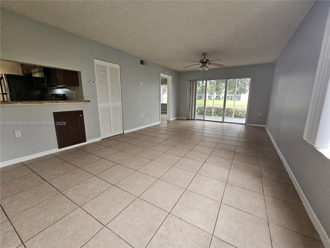 8106 Glenmoor Dr - Photo 7 of 11