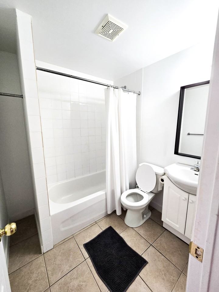 2846 Bloor Street West #1B - Photo 5 of 8