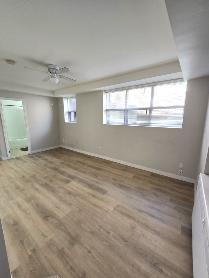 2846 Bloor Street West #1B - Photo 3 of 8