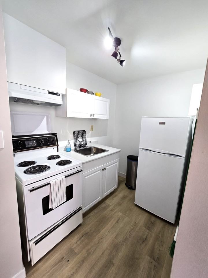 2846 Bloor Street West #1B - Photo 4 of 8