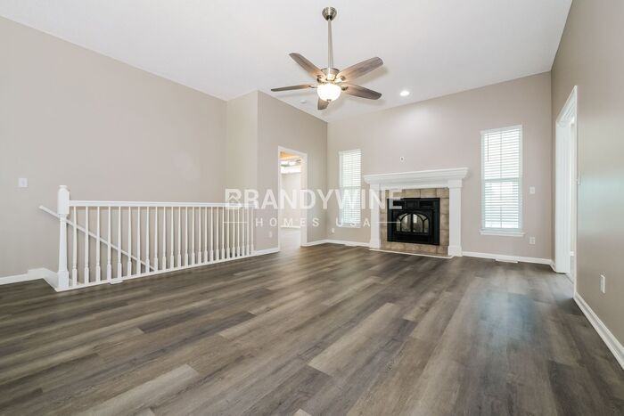 701 Sw Logan Dr #701 - Photo 2 of 25