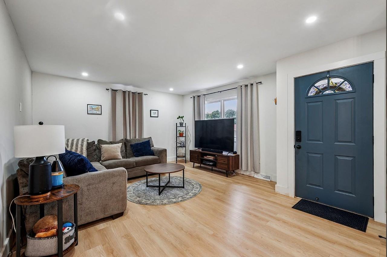1675 Hollywood Ave #NA - Photo 2 of 11