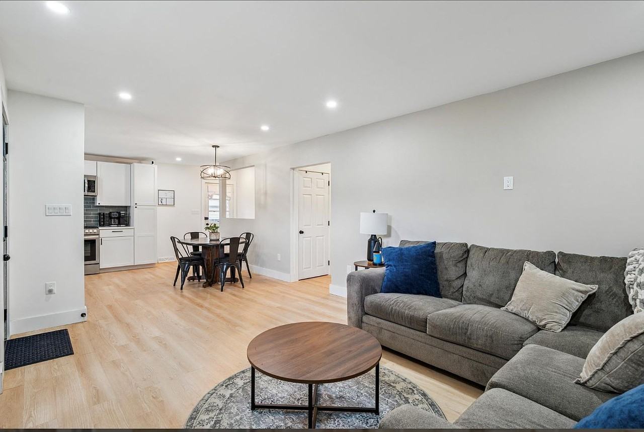 1675 Hollywood Ave #NA - Photo 3 of 11