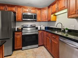 featured image of 7 Gibbs St #CONDO