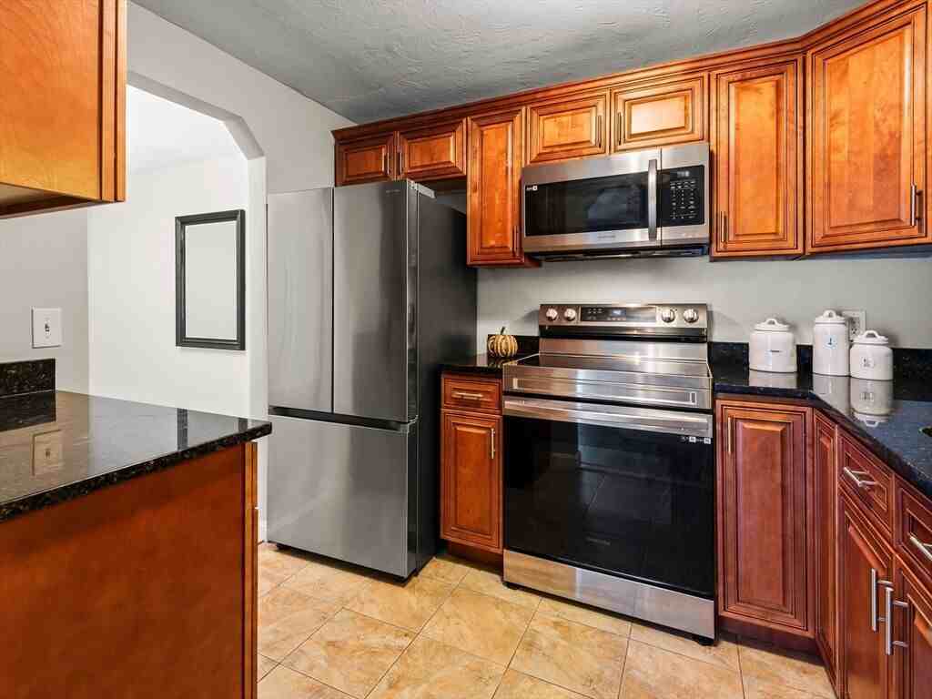 7 Gibbs St - Photo 2 of 10