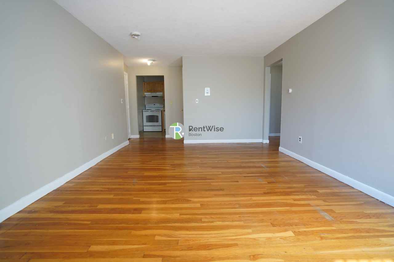 122 Dustin St #5 - Photo 5 of 11