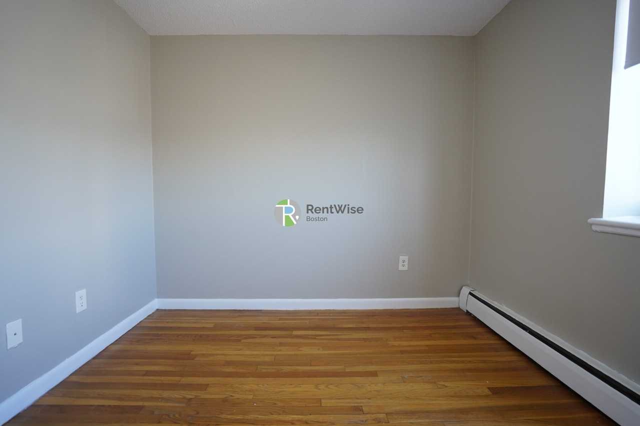 122 Dustin St #5 - Photo 7 of 11