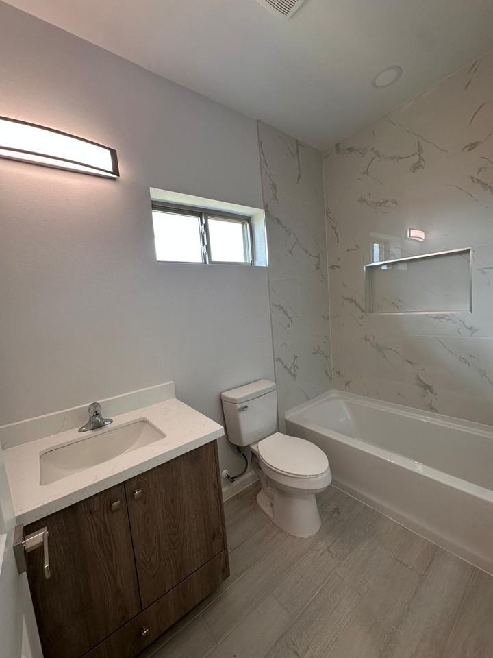 1001 Julia Street #NA - Photo 5 of 19