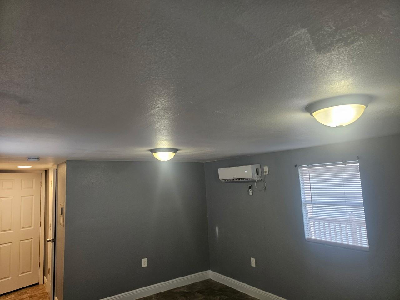 Davis St #D - Photo 6 of 10