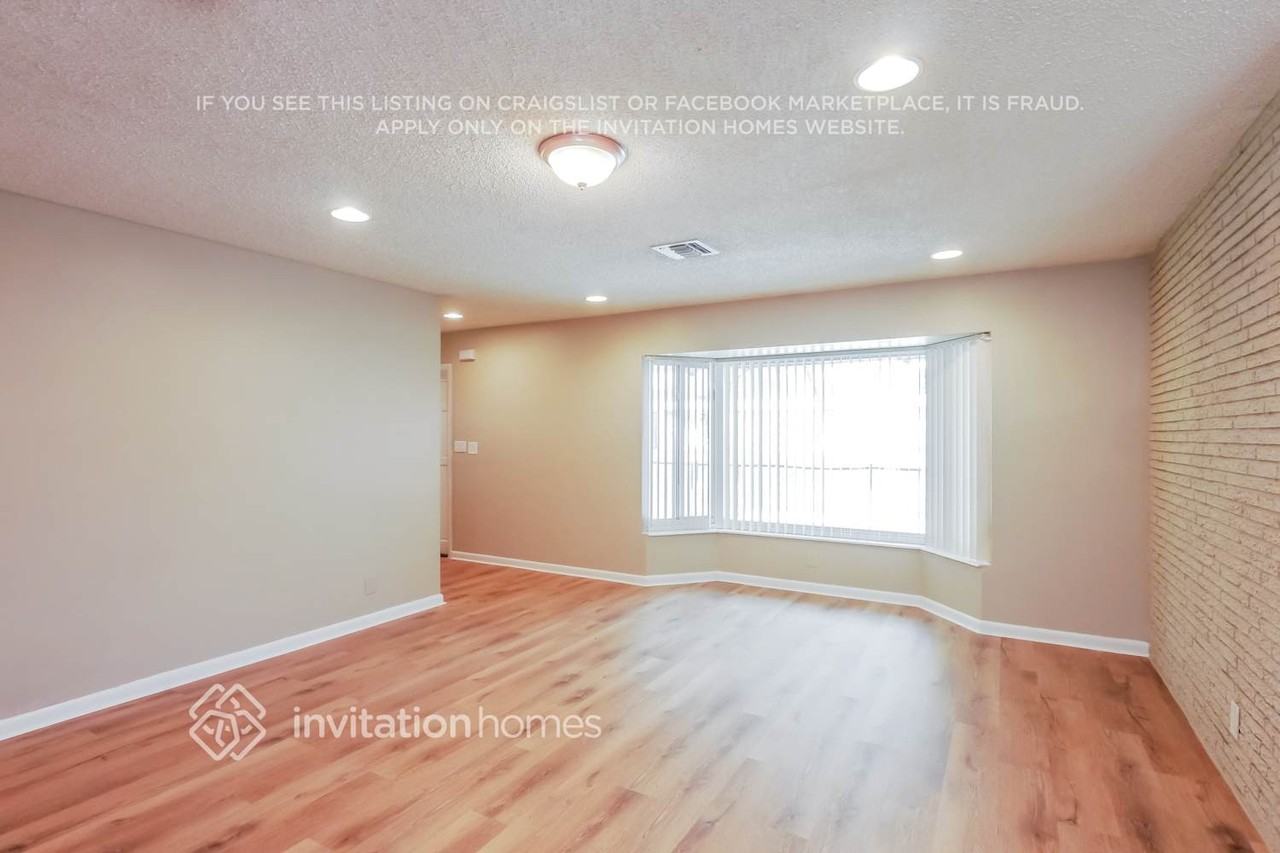 162 Sw 52nd Ter - Photo 3 of 17