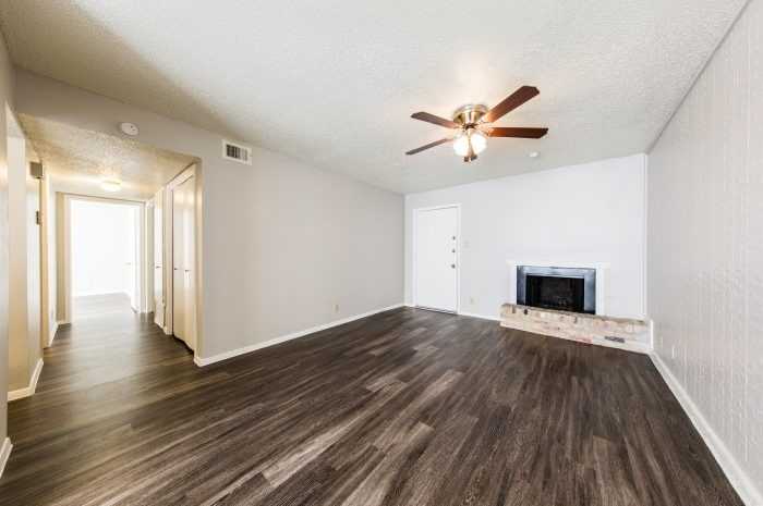 Avenue F & E 39th St #205 - Photo 5 of 16