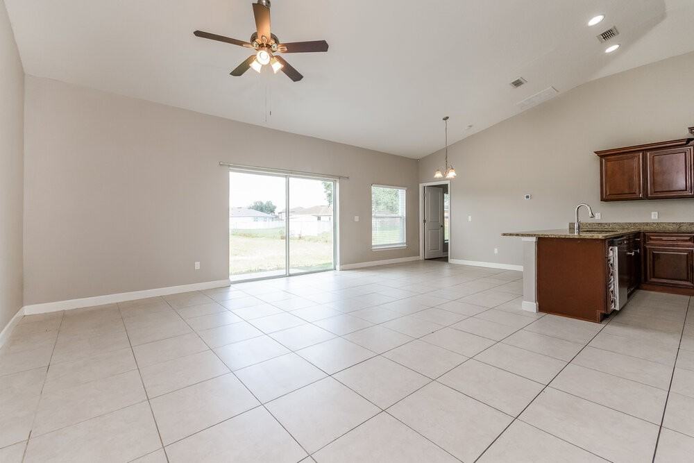 700 Pincon Ln - Photo 3 of 16