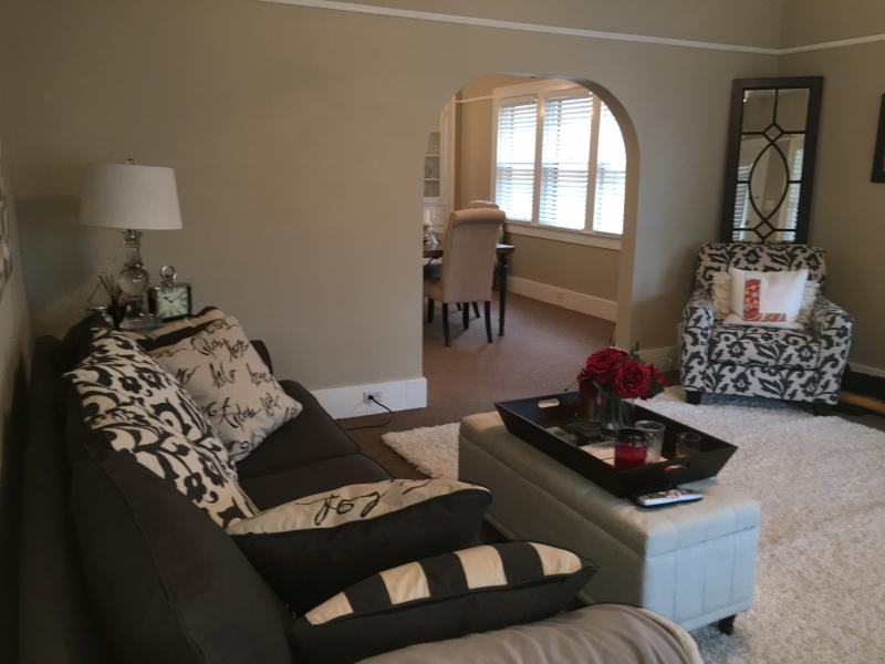 1425 E Broadway - Photo 3 of 13