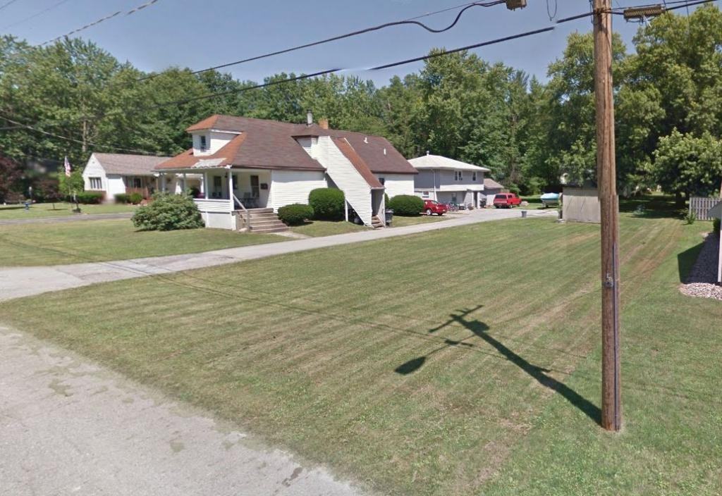 133 Fairlawn Ave - Photo 2 of 11