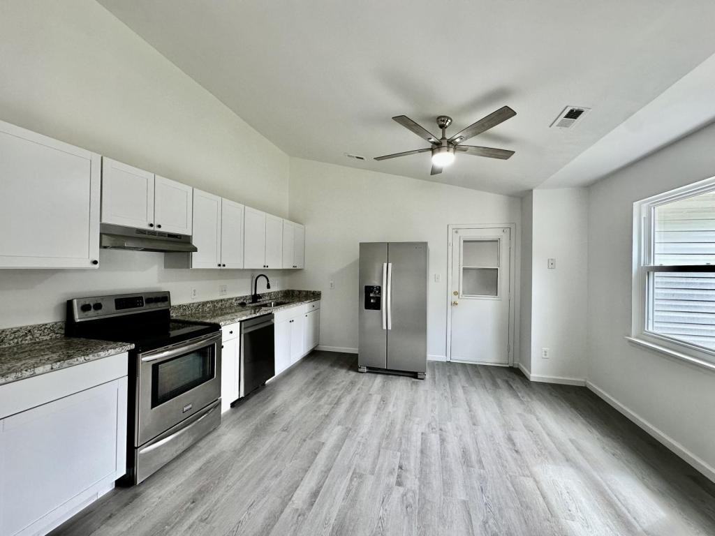 5415 Amado St - Photo 2 of 26