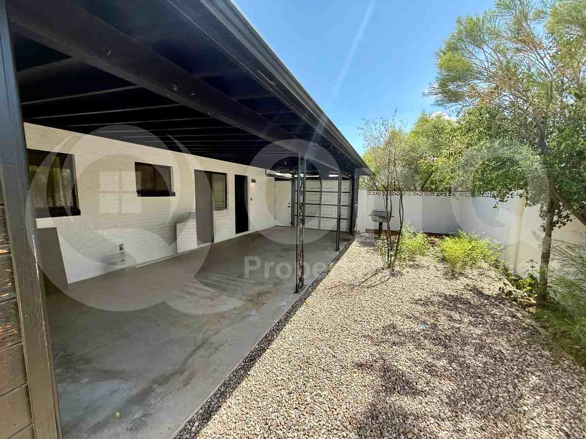 1715 N Highland Ave - Photo 5 of 15