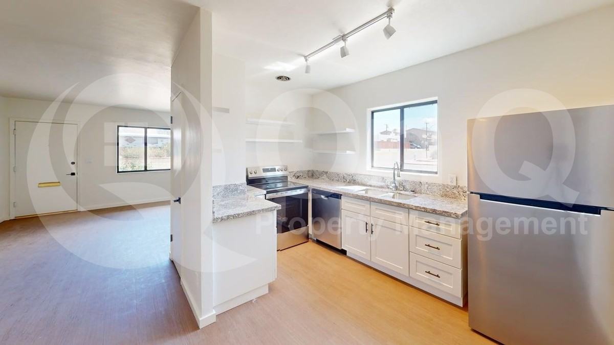 1715 N Highland Ave - Photo 6 of 15