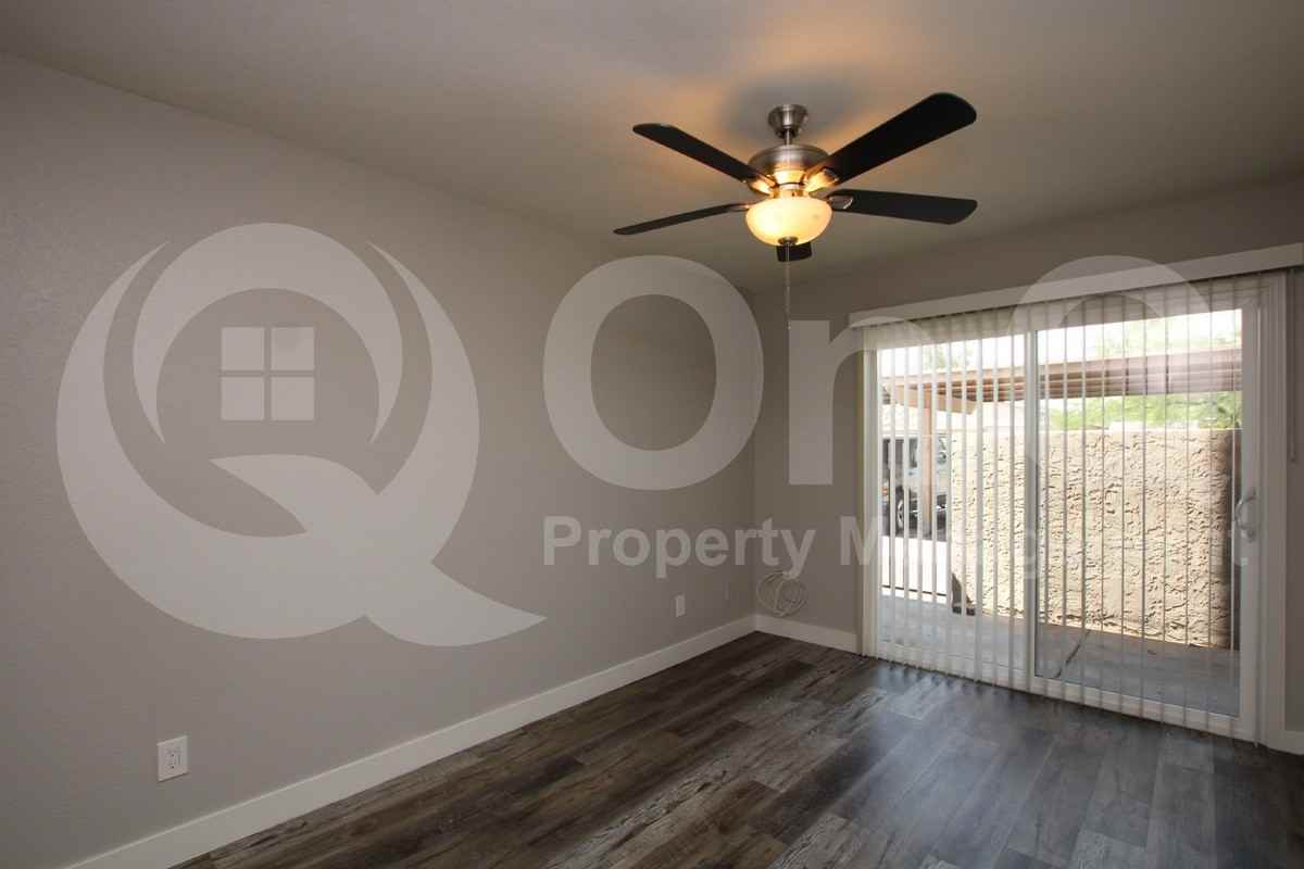 2807 E Paradise Ln #103 - Photo 5 of 15