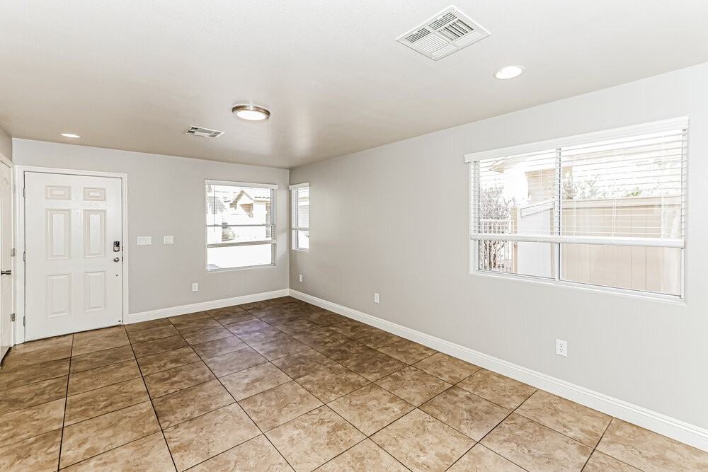 10424 Armand Ave - Photo 7 of 17