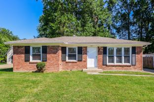 819 Flicker Rd - Photo 1 of 1
