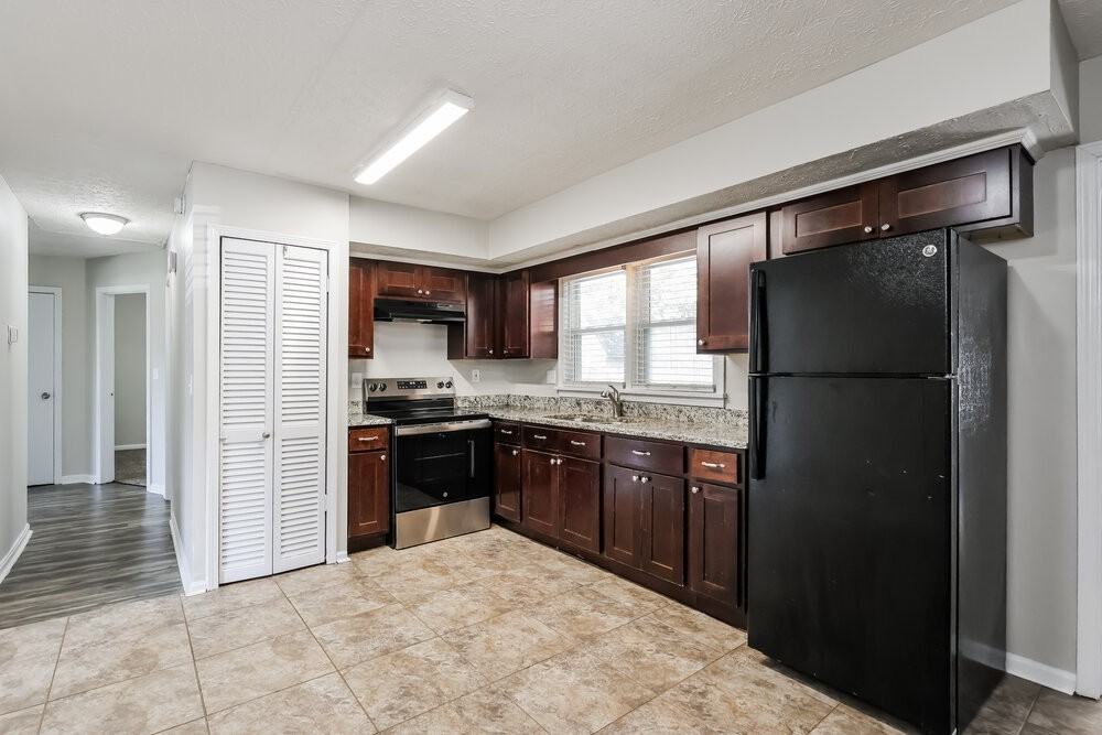 819 Flicker Rd - Photo 6 of 16