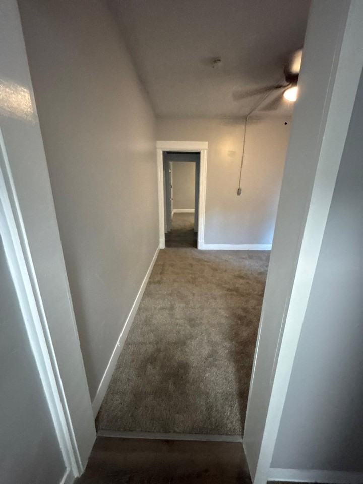 127 Congress Ave #1 - Photo 6 of 24