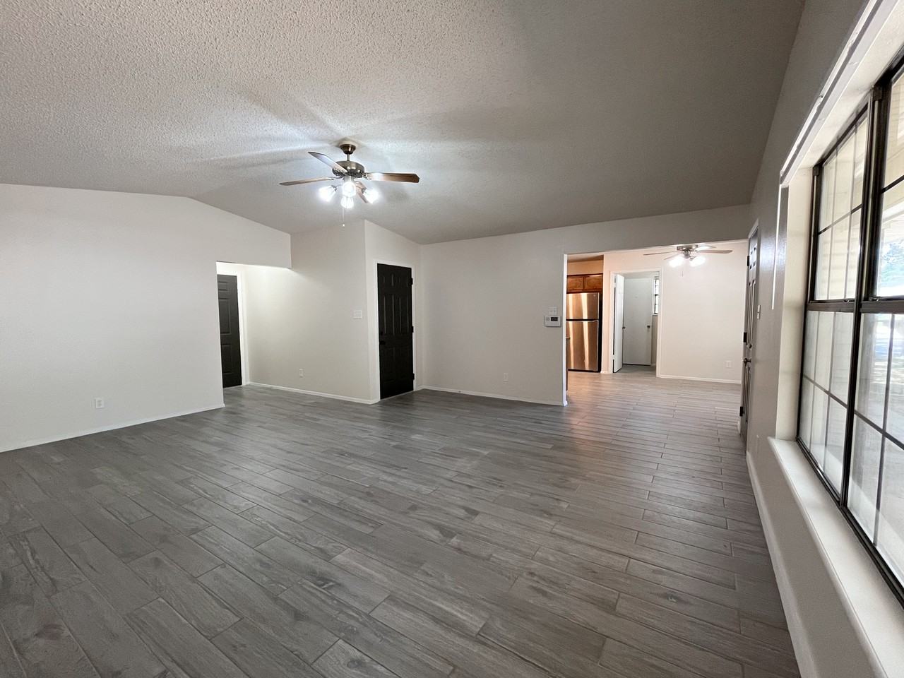 408 W Briar Ct #NA - Photo 2 of 16