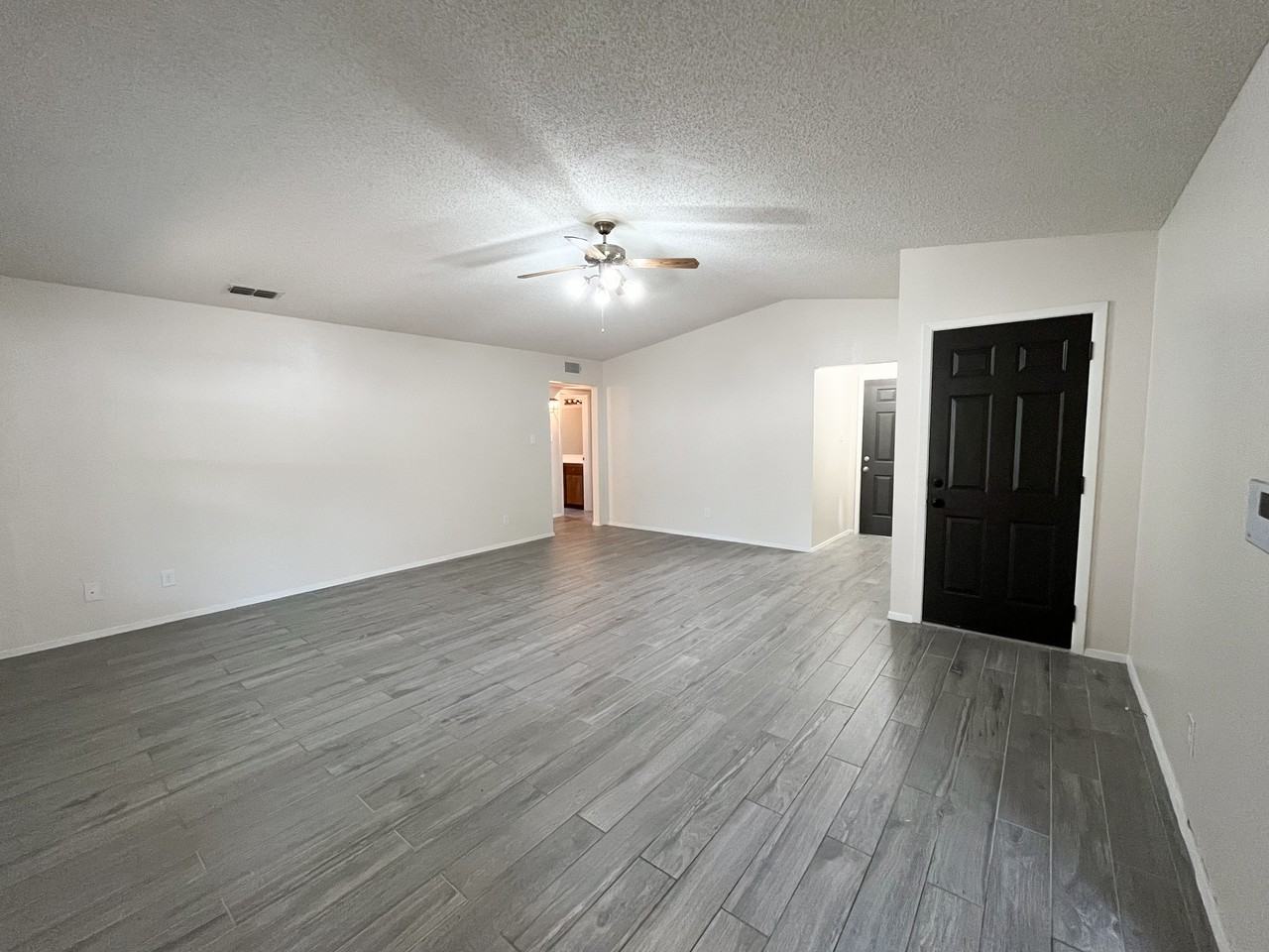 408 W Briar Ct #NA - Photo 3 of 16