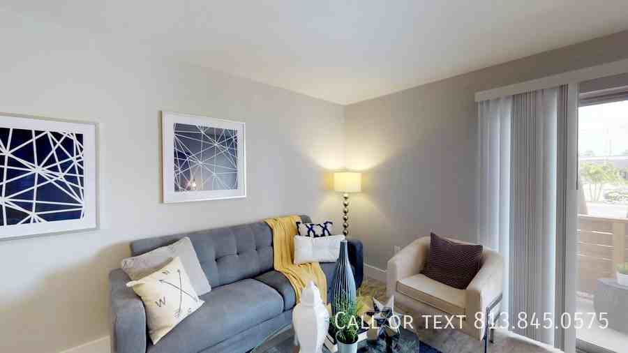 4350 W Kennedy Blvd #21 - Photo 4 of 9