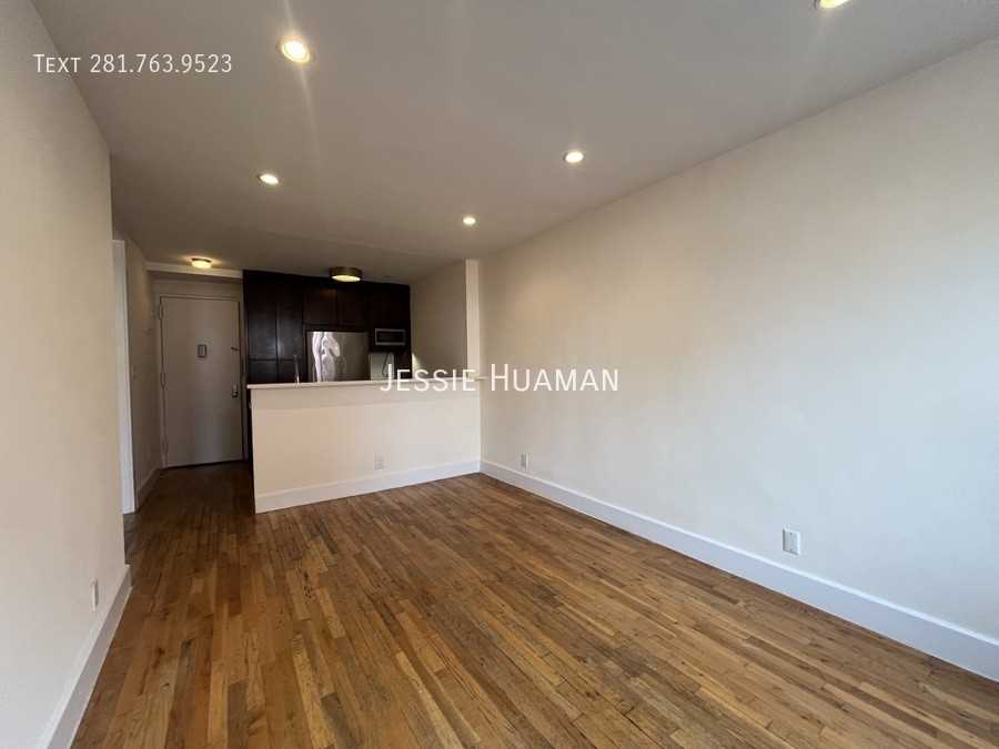 Prince Steet & West Broadway #4CD - Photo 2 of 8