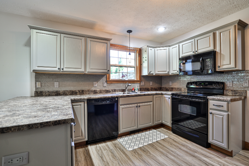 2005 Abby Glen Dr - Photo 4 of 18