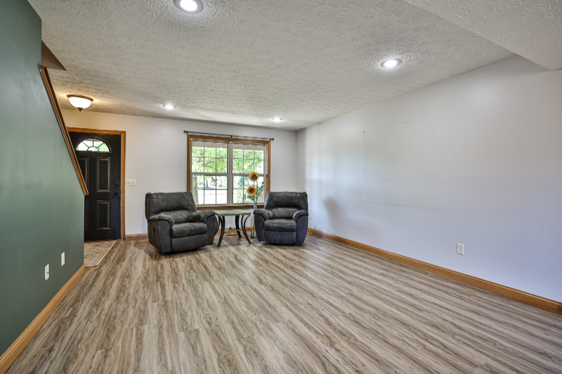 2005 Abby Glen Dr - Photo 5 of 18