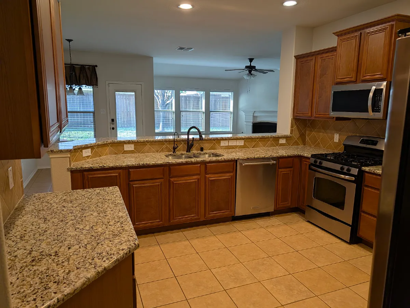 9704 Tipperary Dr - Photo 6 of 11