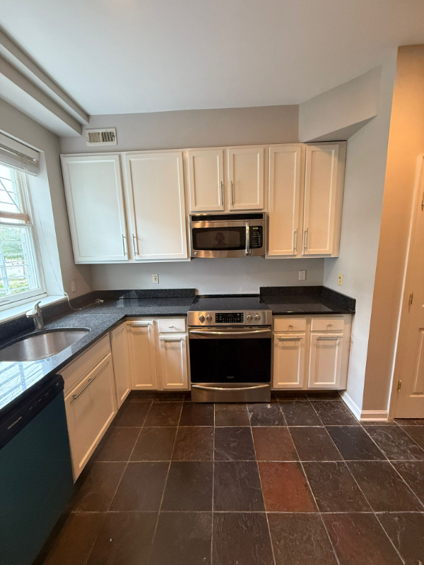 344 Ilchester Ave - Photo 4 of 20