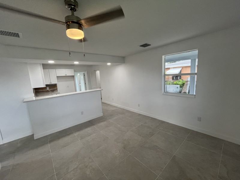 957 Lewis Dr - Photo 3 of 30
