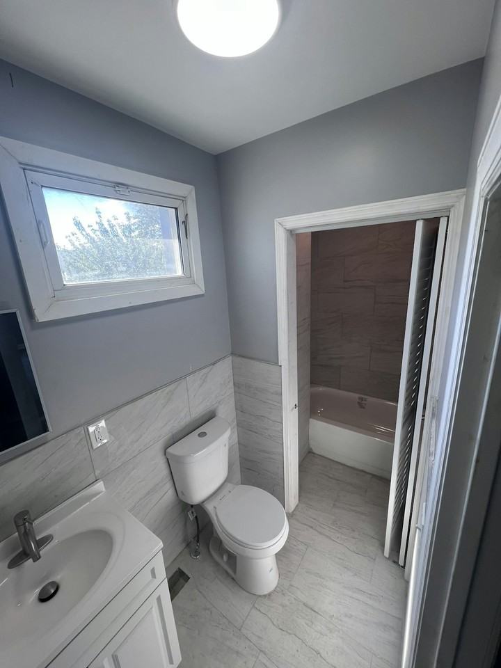 346 Ridgeway Street, Unit rowhse - Photo 3 of 7