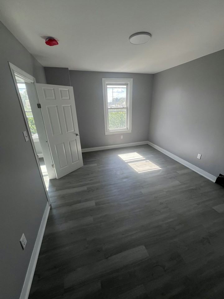 346 Ridgeway Street, Unit rowhse - Photo 5 of 7