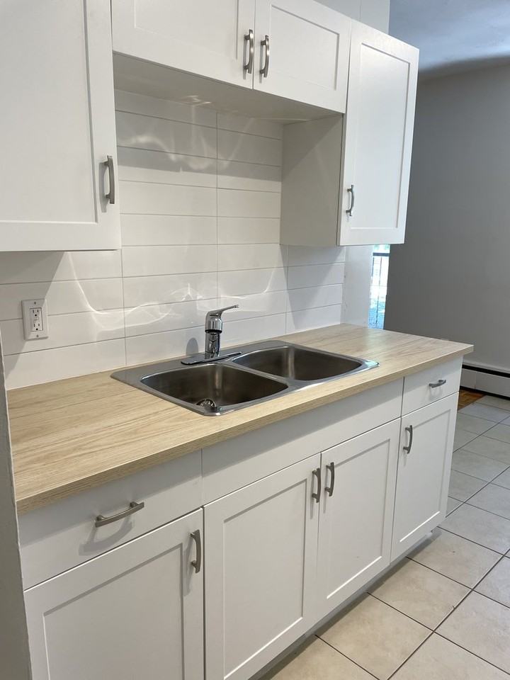 2154 Lilnan Crt - Photo 2 of 13