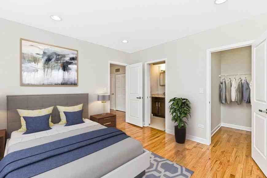 4759 N Maplewood Ave - Photo 4 of 9