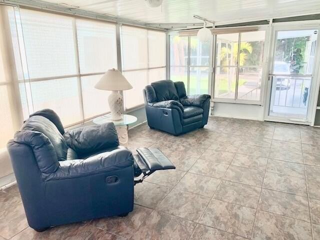 922 S Silver Cir - Photo 3 of 38