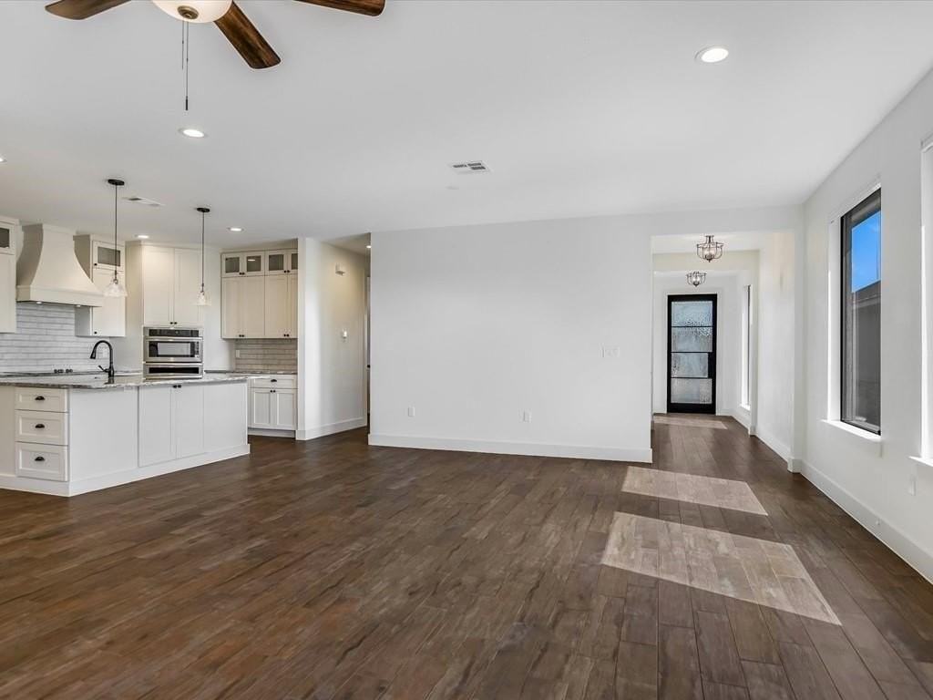 319 Parallel Cir - Photo 4 of 26