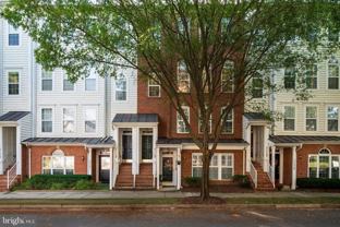 310B Cross Green St - Photo 1 of 1