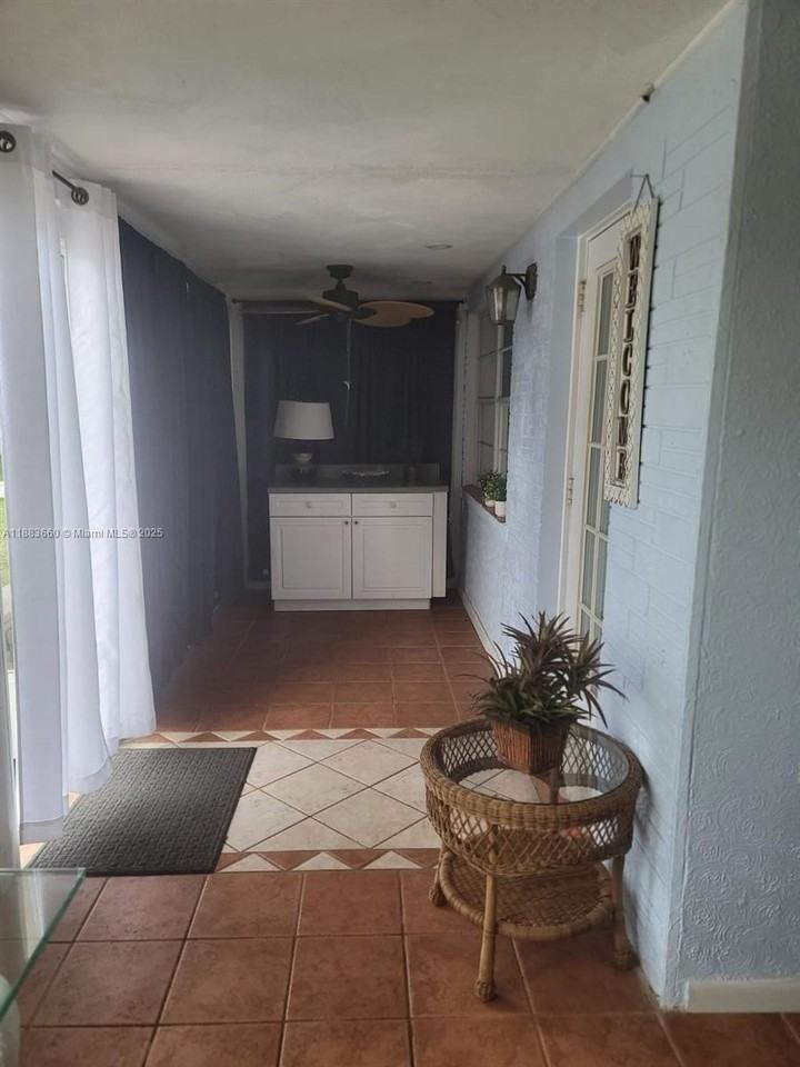 1624 Ne Orion St - Photo 7 of 20