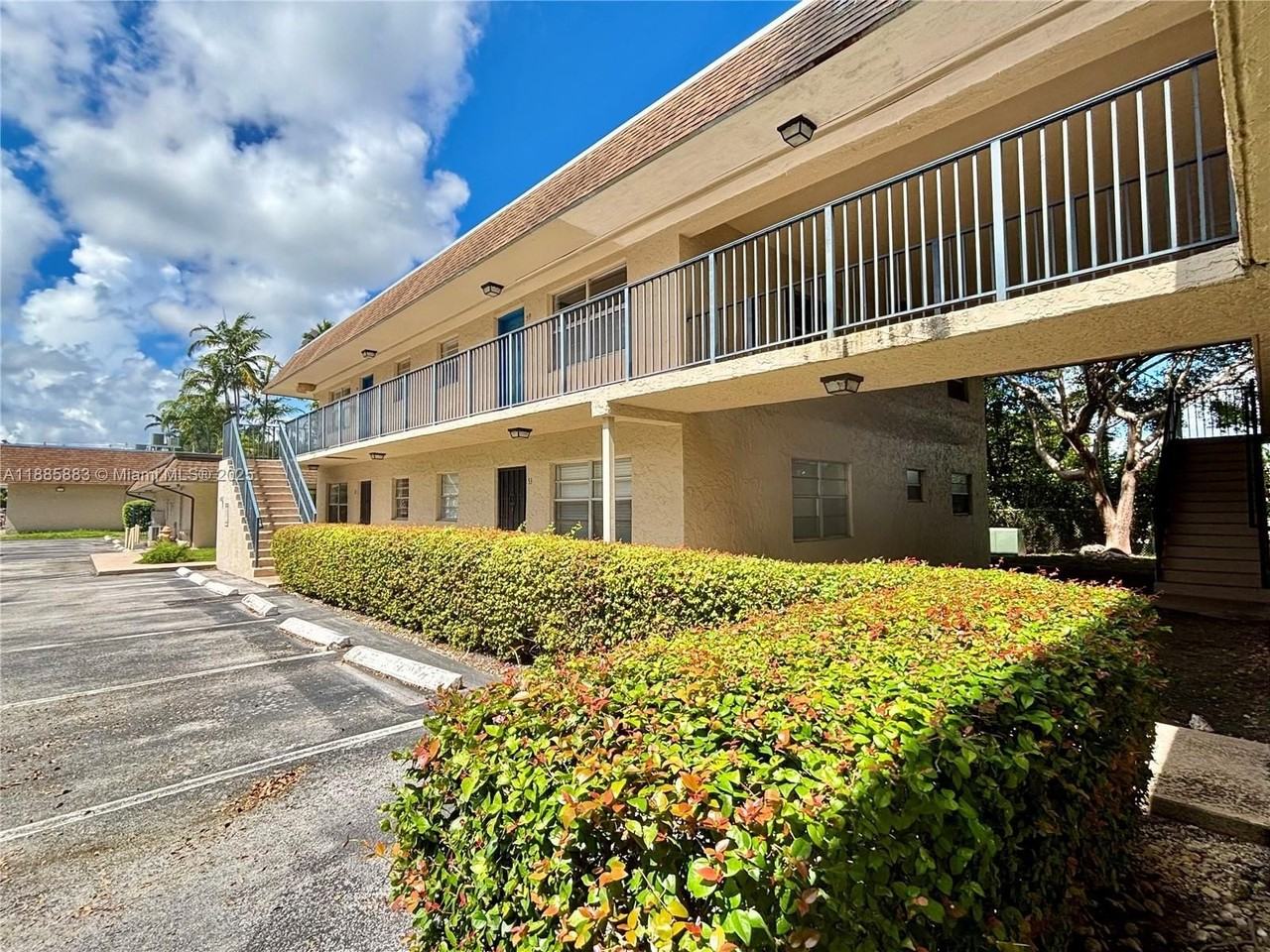 15391 S Dixie Hwy #52 - Photo 2 of 27